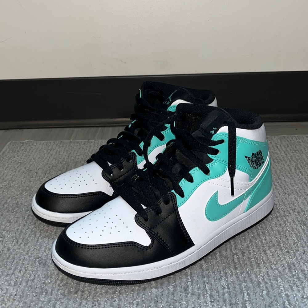 Nike Air Jordan 1 Mid Tropical Twist Igloo Men’s 10 1/2